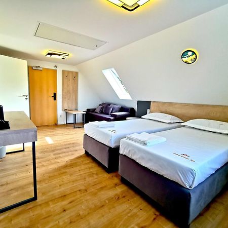 Home Inn Hotel Dormagen Exteriör bild